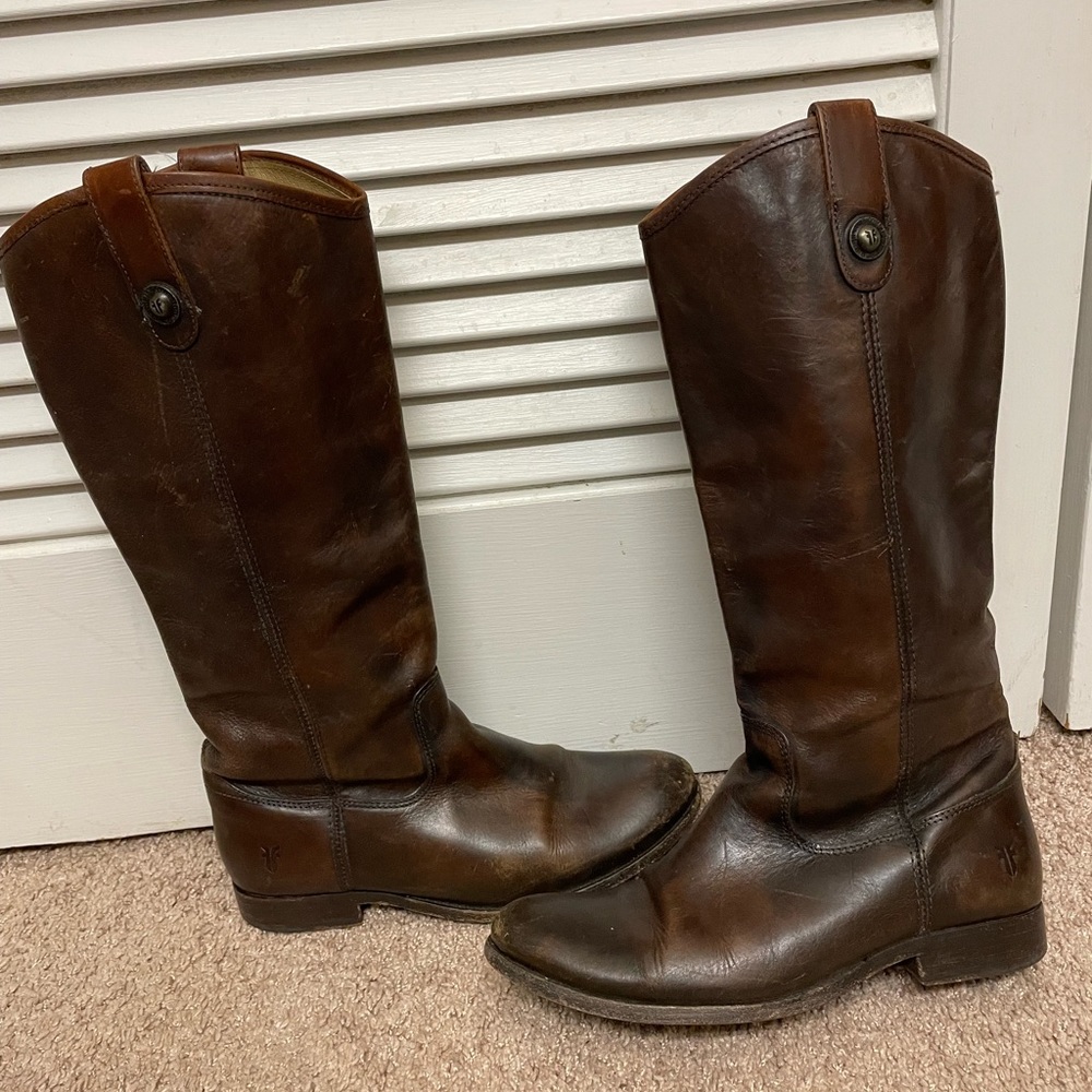 Frye Melissa Button 2 Boots, size 8
